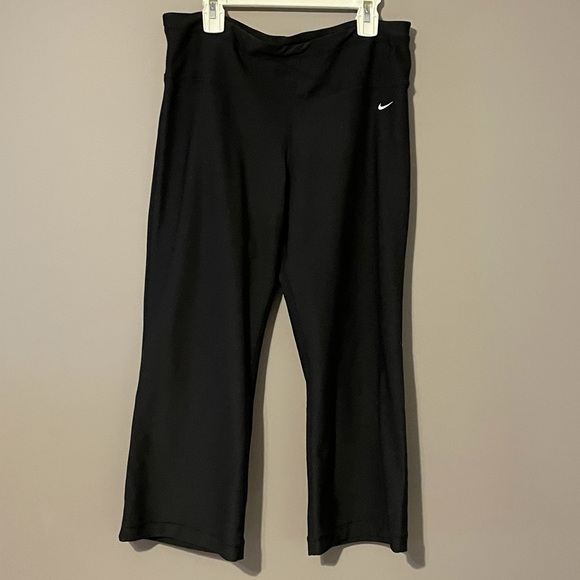 Nike Capris - Picture 1 of 2